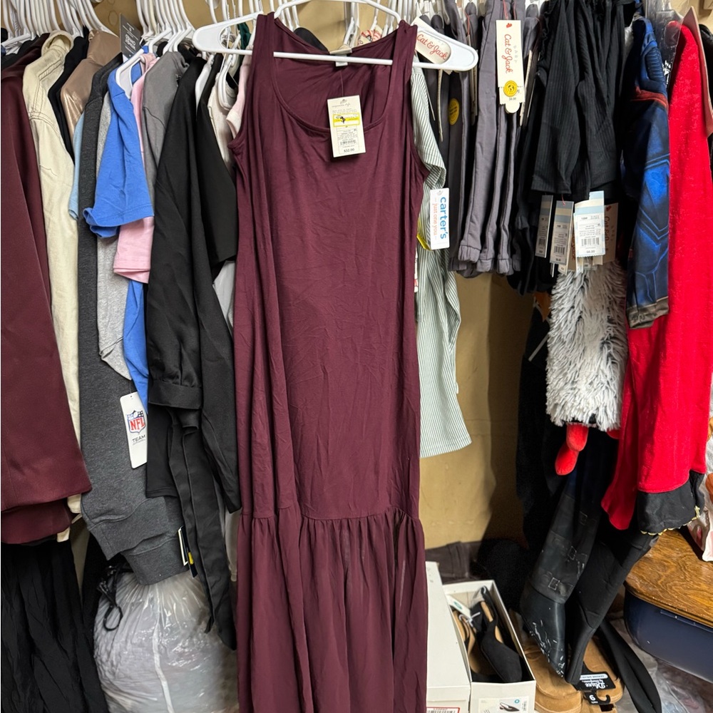 Elegant Burgundy Sleeveless Dress